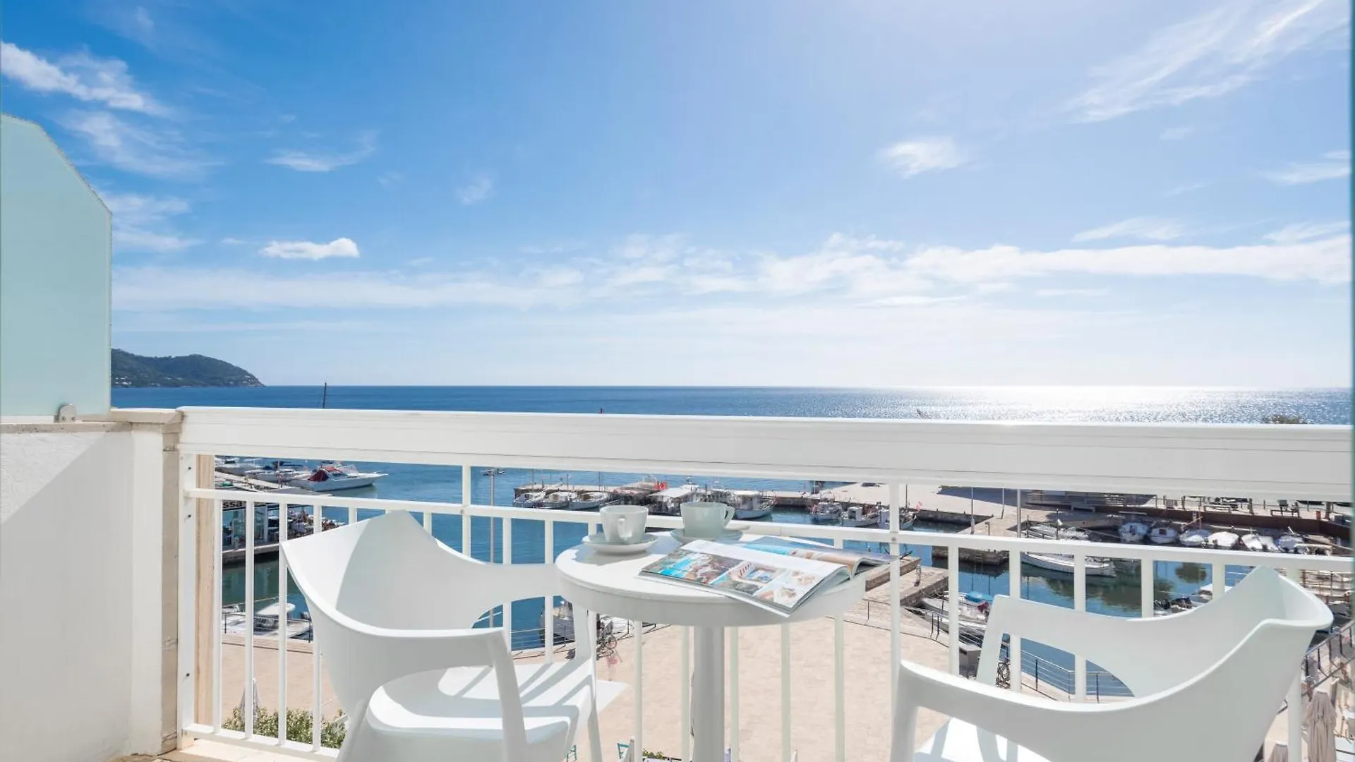 Hotel Cala Bona 4*, Cala Bona (Mallorca) Spain